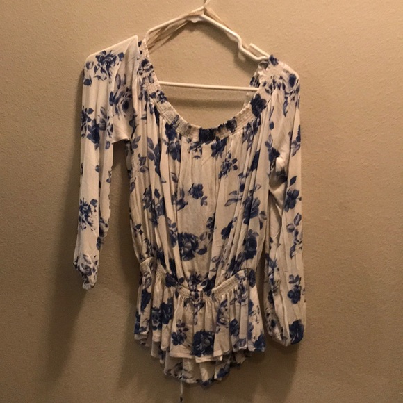 Top - Picture 2 of 3